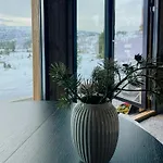 בית נופש Modern With Panoramic Views In סטרין
